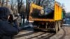 Демонтаж і вивезення пам'ятника Ватутіну у Києві. 9 лютого 2023 року 