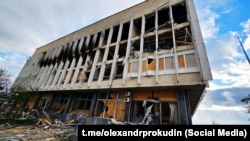 Наслідки одного з попередніх обстрілів Херсона, листопад 2023 року