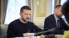 За словами Володимира Зеленського, ключові акценти , які обговорювалися, – протиповітряна оборона, збереження життів українців і припинення будь-яких спроб Росії затягнути цю війну