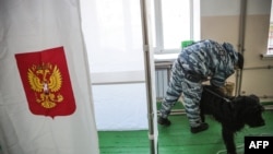 Вибори в окупації проходять під дулами російських військових – Толоконніков