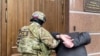 Сотрудники ФСБ задержали в Крыму граждан с проукраинскими позициями, иллюстративное фото