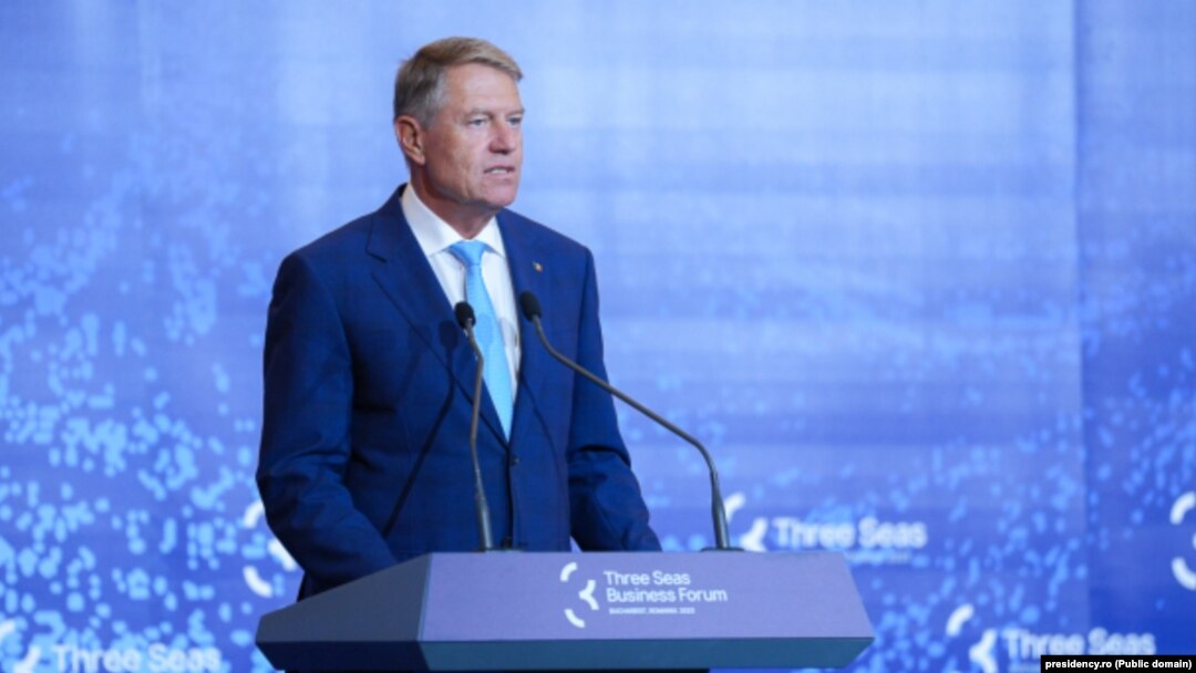 Președintele României, Klaus Iohanis, a declarat că elementele de dronă găsite în județul Tulcea arată o încălcare inacceptabilă a spațiului aerian al României.