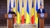 Президент України Володимир Зеленський і президент Румунії Клаус Йоганніс (праворуч). Бухарест, 10 жовтня 2023 року