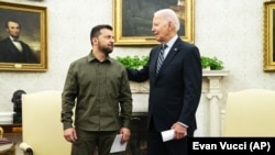 Президент України Володимир Зеленський відреагував на звернення свого американського колеги до нації, назвав промову «дуже потужною».