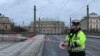 Поліція перекрила місце трагедії в центрі Праги, Чехія, 21 грудня 2023 року