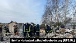 Наслідки ракетного удару армії РФ по Харківській області. Гроза, Харківська область, 6 жовтня 2023 року, фото ілюстративне