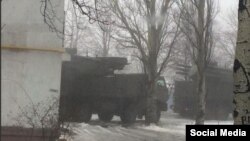Російський ракетний комплекс «Панцир-С1» у житловому кварталі міста Шахтарська Донецької області 