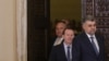 Principalele partide aflate la guvernare permit sau chiar promovează angajarea unor membri de partid sau „pile” în funcții publice bine plătite. Multe persoanele numite în astfel de condiții nu au nici măcar o urmă de experiență în domeniul în care urmează să lucreze.
