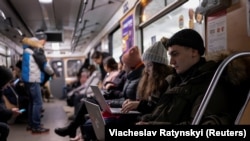 На одному сидінні може розміститися до чотирьох людей (фото ілюстративне)
