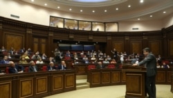 Կառավարության ծրագիրն ընդունվեց փոխադարձ սպառնալիքների և վիրավորանքների մթնոլորտում
