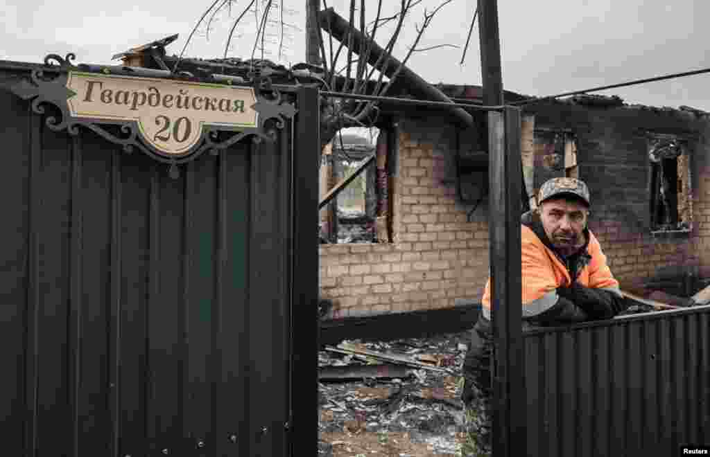 Аманқарағайда өртенген үй. Қазақстан президенті Қасым-Жомарт Тоқаев өрттен кейін Қостанай облысына барып, өртенген үйлерді үкімет салып береді деп уәде берді. Аманқарағай ауылы. 5 қыркүйек 2022 жыл. 