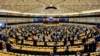 Депутати Європарламенту стоячи аплодують президенту України Володимиру Зеленському перед його виступом. Брюссель, Бельгія, 9 лютого 2023 року