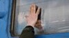 Крім того, УЗ заявила, що організувала трансфери до КПП з країнами Євросоюзу із вокзалів Ужгорода, Мукачева і Чопа