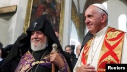 Armenia -- Pope Francis (R) and Catholicos of All Armenians Karekin II arrive at the apostolic Cathedral in Etchmiadzin, June 24, 2016
