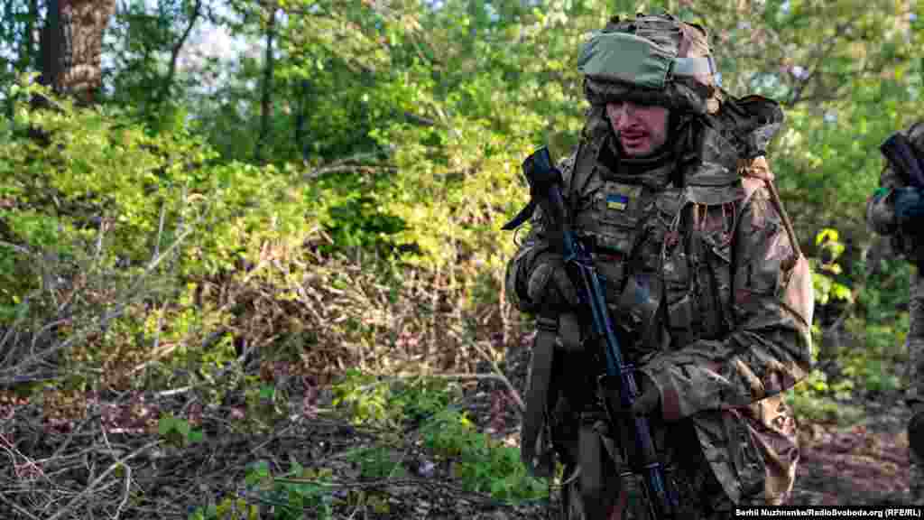 Військові висуваються на зазначені позиції 