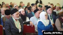 Татар иҗтимагый үзәге корылтаенда катнашучылар, Казан, 8 апрель 2017 ел