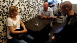 Унікальні кадри: Олександр Кольченко на побаченні з матір'ю (відео)