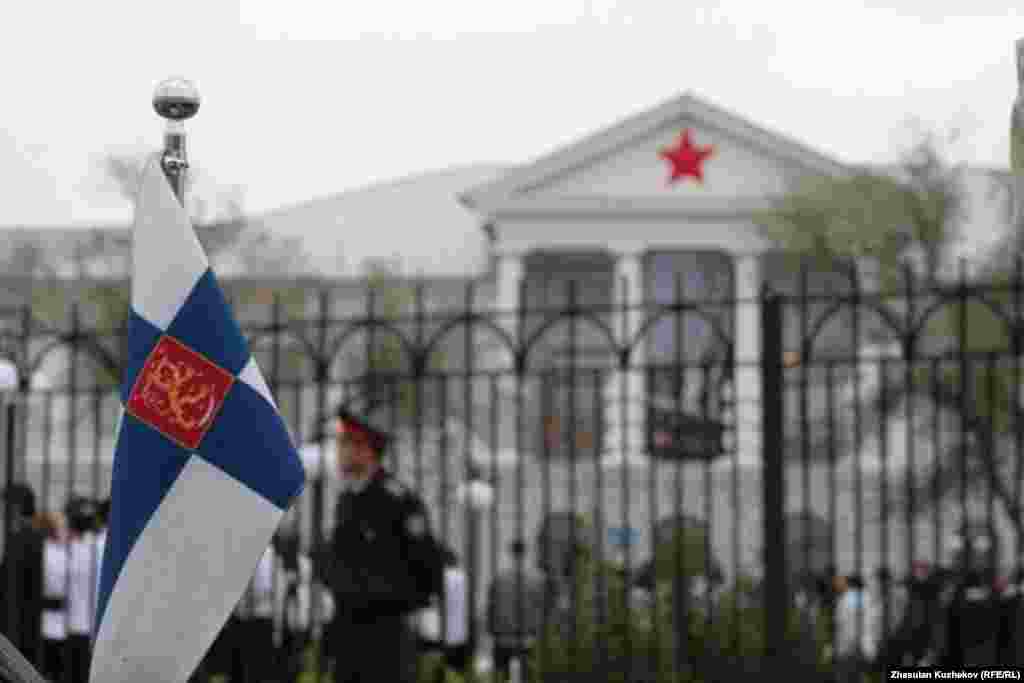 Саяси қуғын-сүргін құрбандарына арналған музейдің сырт көрінісі. Қарағанды облысы Долинка ауылы, 31 мамыр, 2011 жыл.