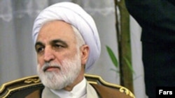 غلامحسين محسني‌اژه‌اي ، وزیر اطلاعات ایران می گوید شش نفر در ارتباط با انفجار شیراز بازداشت شدند.
عکس از فارس
