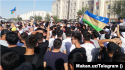 Демонстрация в Нукусе в июле 2022 года против инициированных Ташкентом поправок к Конституции Узбекистана