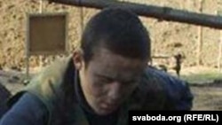 Васіль Парфянкоў у Курапатах у 2002 годзе ля згарэлага намёту