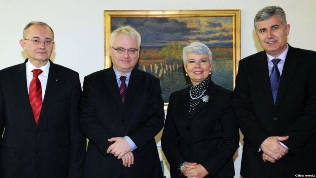 Predsjednik HZZ 1990 Božo Ljubić, predsjednik Hrvatske Ivo Josipović, premijerka Hrvatske Jadranka Kosor i predsjednik HDZBiH Dragan Čović tijekom susreta u Zagrebu, 12. siječnja 2011