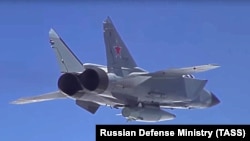 Російський літак МіГ-31К із ракетою «Кинджал», фото ілюстративне
