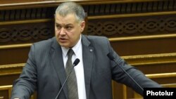 Armenia - Davit Harutiunian, the chief of the government staff, speaks in parliament in Yerevan, 16Mar2016.