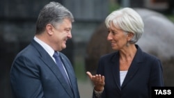 Директор-розпорядник МВФ Крістін Лаґард (праворуч) під час зустрічі з президентом України Петром Порошенком, Київ, 6 вересня 2015 року