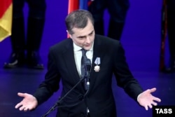 Владислав Сурков, тодішній помічник російського президента, під час урочистостей з нагоди 10-ї річниці визнання Росією «незалежності» грузинського регіону Південної Осетії. Цхінвалі, 26 серпня 2018 року