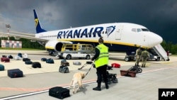 Самалёт Ryanair у менскім аэрапорце, 23 траўня 2021 году