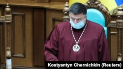 Суддя задовольнив клопотання захисту Олександра Тупицького і переніс слухання справи на 12 травня о 10:00