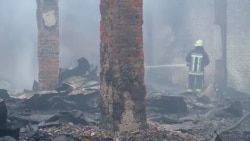 „Am fost atât de speriată”: Ucrainenii fac curățenie după un atac record cu dronă
