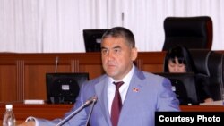 Курсан Асанов