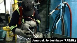 Золотоизвлекательная фабрика месторождения Кумтор, Иссык-Кульская область, 23 февраля 2013 года.