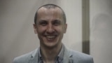 Server Mustafayev Rostov-na-Donu şeerindeki Rusiye arbiy mahkeme oturışuvında, 2019 senesi noyabr ayı