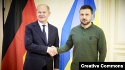 За повідомленням, сторони погодилися, що в майбутніх переговорах про мир Україна має бути за столом