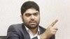سید حسین حسینی، مجری برنامه «پیک بامدادی» که در برنامه رادیویی «پارک شهر» حضور یافته