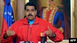 Maduro, bivši vozač autobusa i sindikalni lider, za očajnu ekonomsku situaciju u zemlji krivi opoziciju