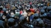 «40 процентов – новые люди». Кто выходит на митинги в России