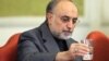 صالحی: جان ۸۰ میلیون نفر را به خطر می‌اندازند تا بگویند شجاع هستند