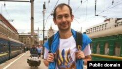 Кореспондент УНІАН в Росії Роман Цимбалюк пише, що вже дві години провів у поліцейському відділку 