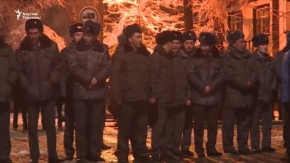 В Бишкеке требуют освобождения Текебаева