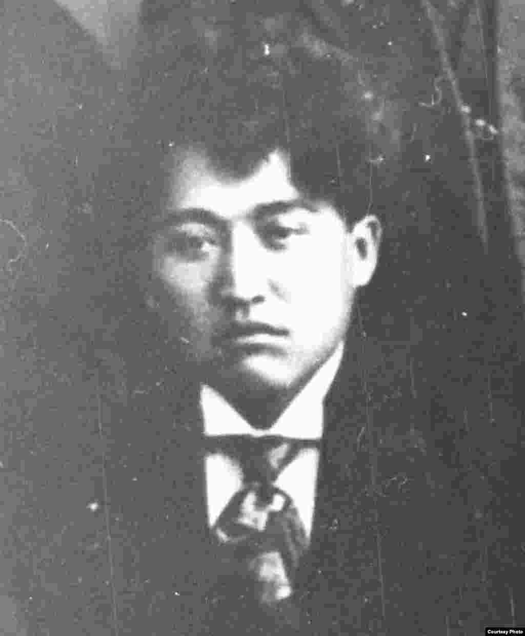 Мағжан Жұмабайұлы, "Алаш" қозғалысының қайраткері, ақын, қазақ әдебиетінің көрнекті өкілі. «Қазақ» газетінің белсенді авторларының бірі.