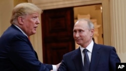 Дональ Трамп и Владимир Путин, архивное фото.