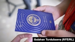 Після повномасштабного вторгнення РФ в Україну чимало росіян кинулися за паспортами до країн Середньої Азії
