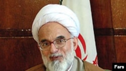 قربانعلی دری نجف آبادی، اعضاى جامعه بهائيان ايران را به «جمع آورى اطلاعات و فعاليت هاى نفوذى و تخريب پايگاه هاى اعتقادى مردم» متهم كرده است.