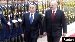 Нурсултан Назарбаев, президент Казахстана и Александр Лукашенко, президент Беларуси.
