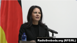 «Ми, федеральний уряд Німеччини, як найбільша країна Європи, розуміємо свою відповідальність. Ви не залишаєтеся наодинці», – Анналена Бербок