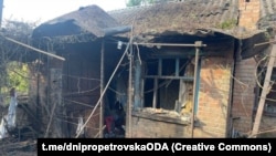 Пошкоджений унаслідок російських обстрілів будинок у Нікопольському районі, Дніпропетровська область, Україна, вересень 2024 року. Фото ілюстративне